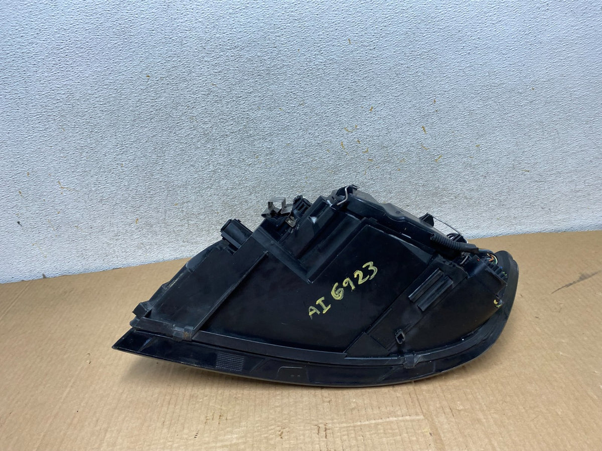 2004 to 2007 Volvo S40 Right Passenger Side Headlight AI6923 DW9