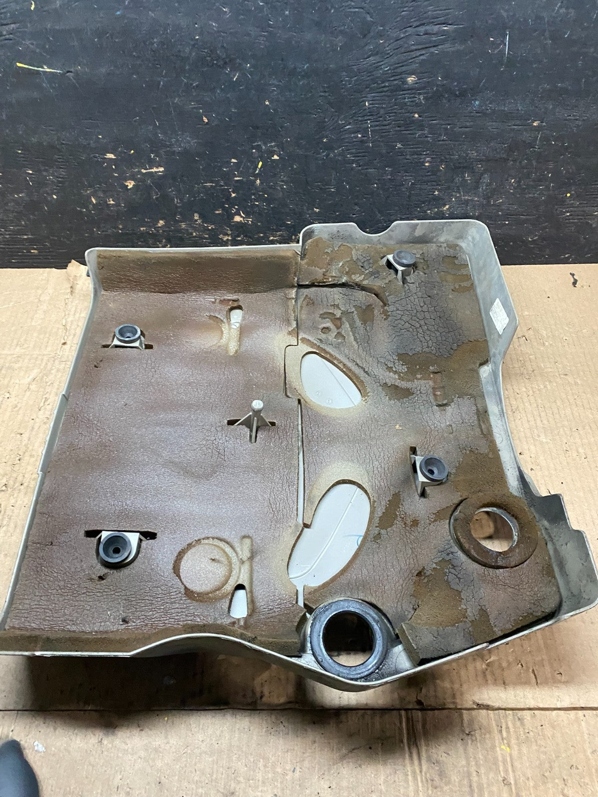 2004 to 2007 Cadillac CTS 3.6L Plastic Engine Cover Shield U6123 DG6