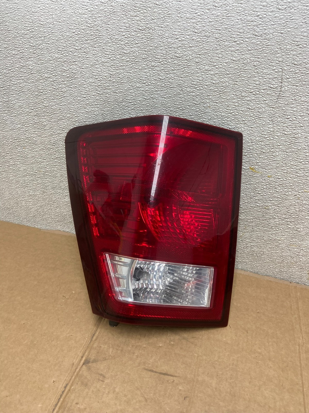 2007 2008 2009 2010 Jeep Grand Cherokee Left Driver Lh Tail Light Oem AA1152 DW0
