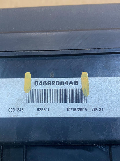 2006 Jeep Grand Cherokee Integrated Power Fuse Box Body Control Module AC7036 DG6