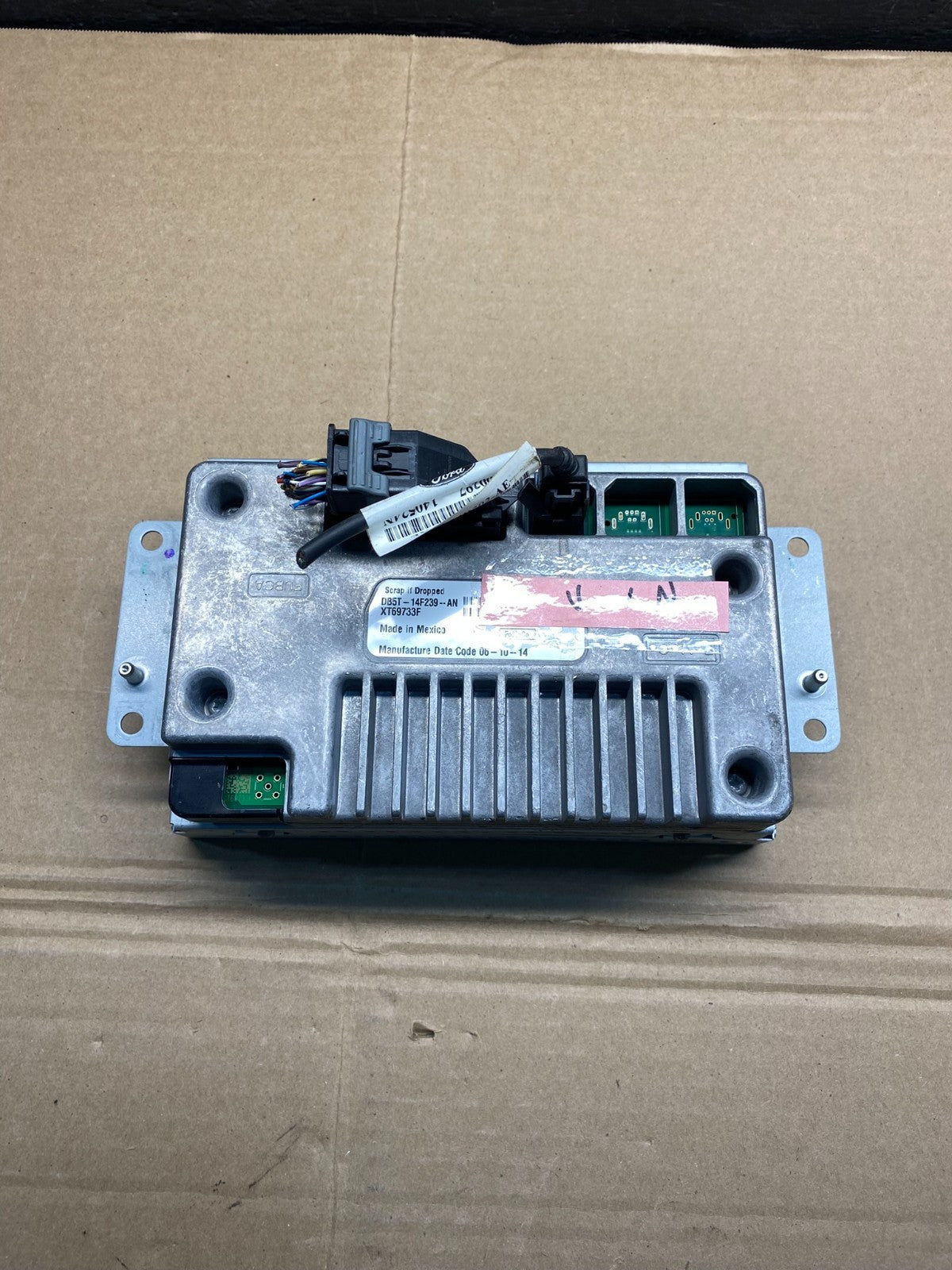 2012 to 2016 Ford Explorer Radio Information Display Screen AE9970 DG5