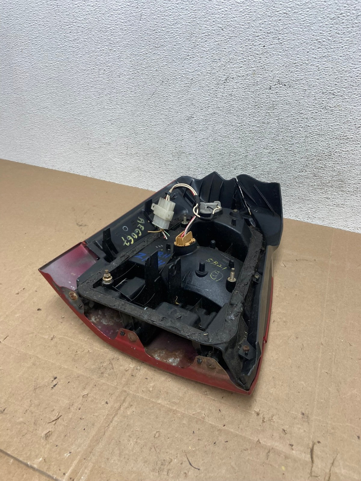 2001 - 2002 Subaru Forester Right Passenger RH Side Tail Light AE6067 LK8