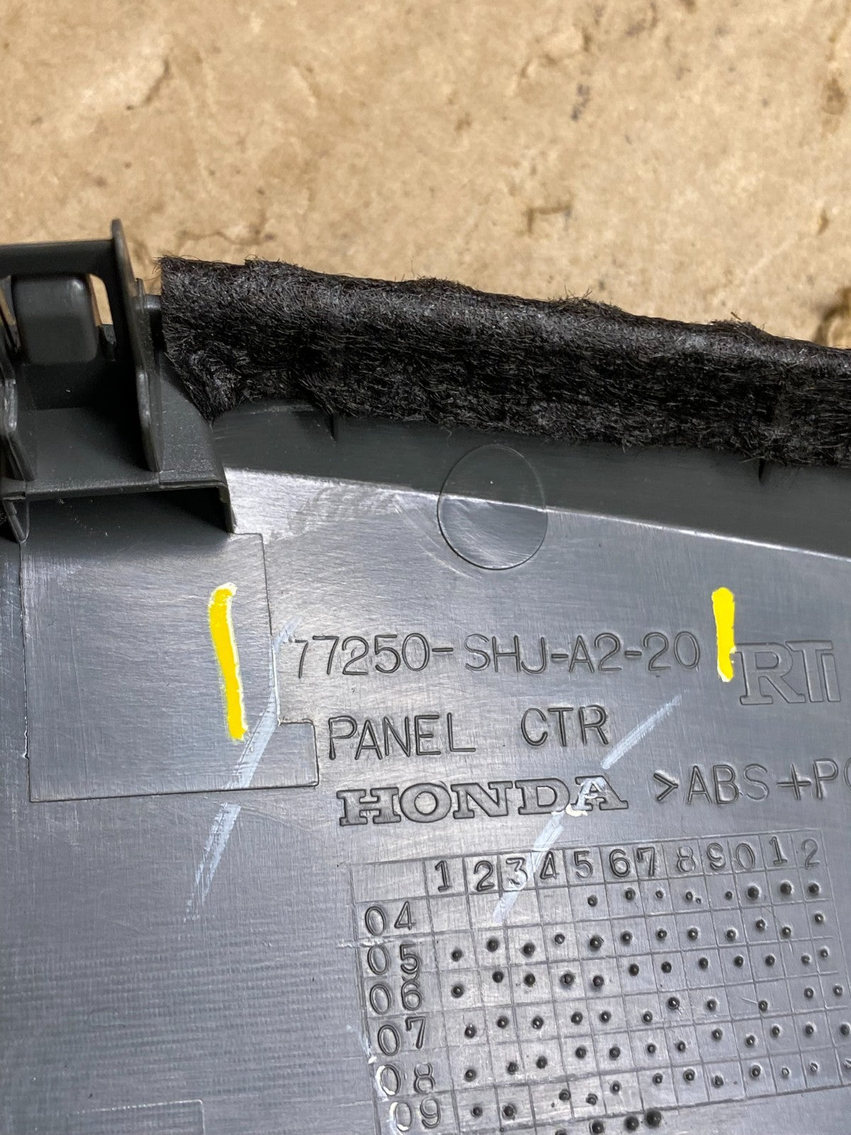 2005 to 2010 Honda Odyssey  Radio Climate Control Dash Trim Bezel u5780 DG6