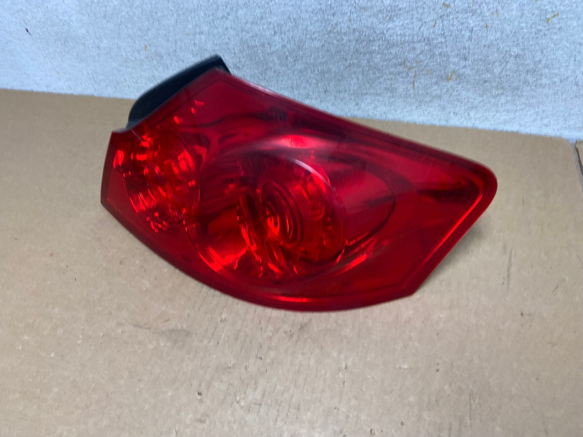 2007 to 2013 Infiniti G35 G37 Sedan Right Passenger Rh Tail Light AI3271 LK1