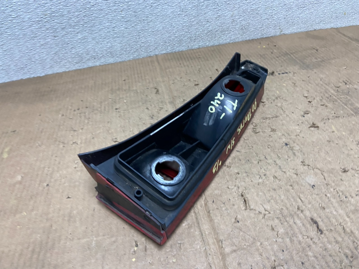 1986 - 1991 Ford Taurus Wagon Left Driver LH Side Tail Light AA7202 DW3