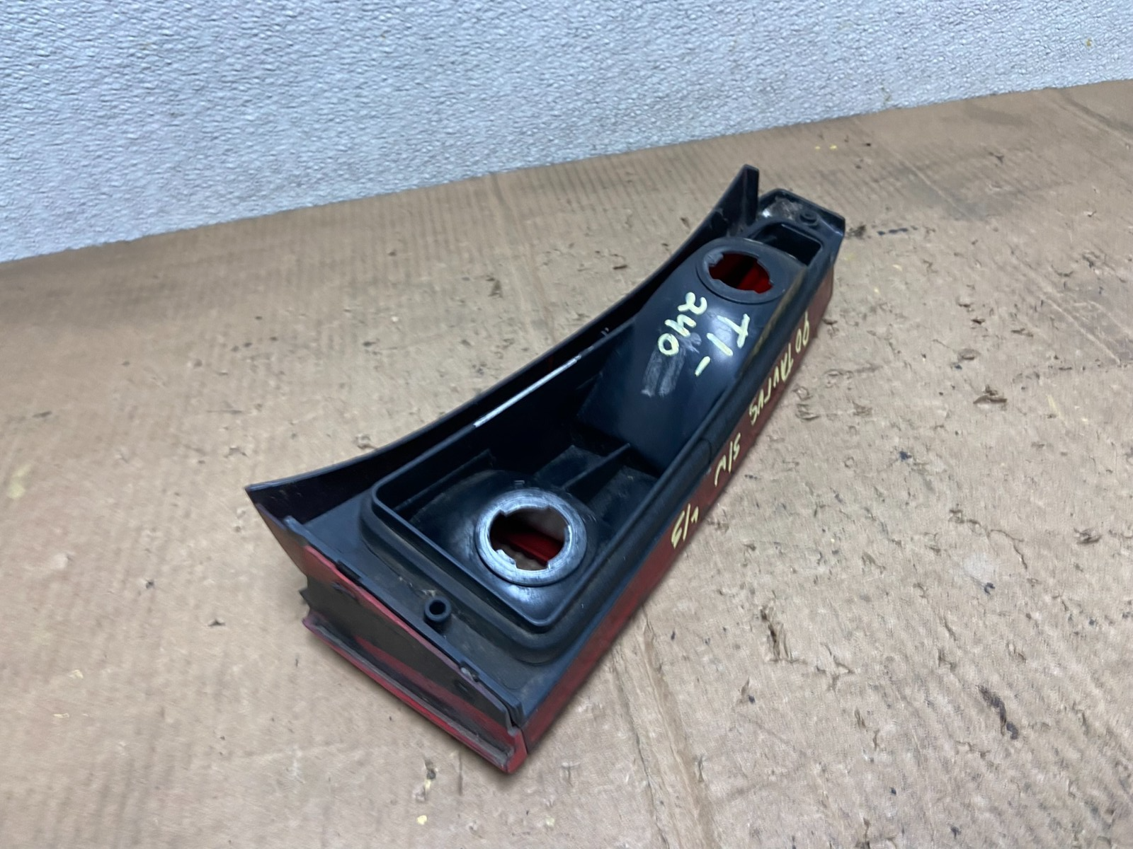 1986 - 1991 Ford Taurus Wagon Left Driver LH Side Tail Light AA7202 DW3