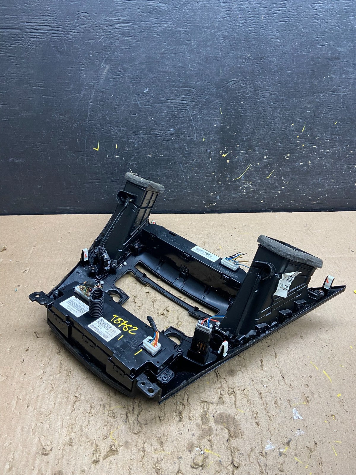 2011 to 2014 Hyundai Sonata Center Radio Climate Control Air Vent Bezel T8783 DG4
