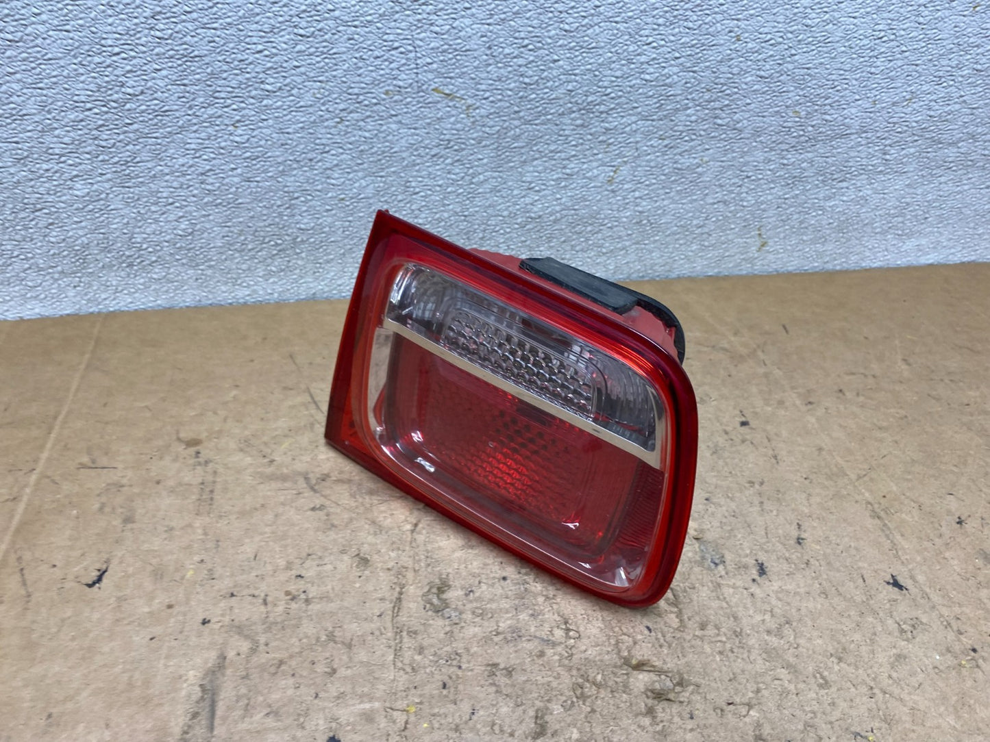 2013-2016 Chevrolet Malibu Right Passenger Rh Inner Tail Light T5549 DW2