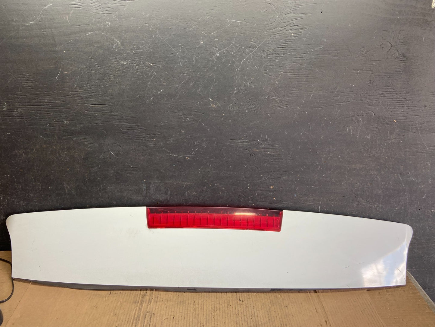2007 to 2014 Chevrolet Tahoe Hybrid Spoiler Wing 3rd Brake Light  p8497 DG0