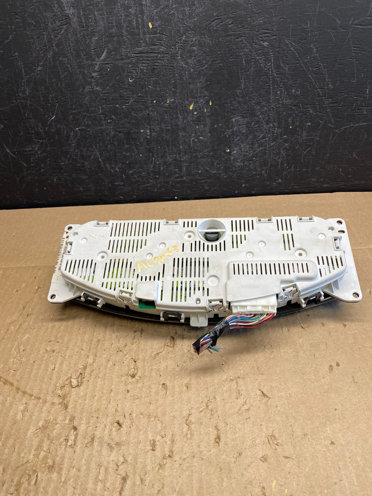 2006-2007 Nissan Pathfinder Xterra Cluster Speedometer Instrument AC9063 DW5