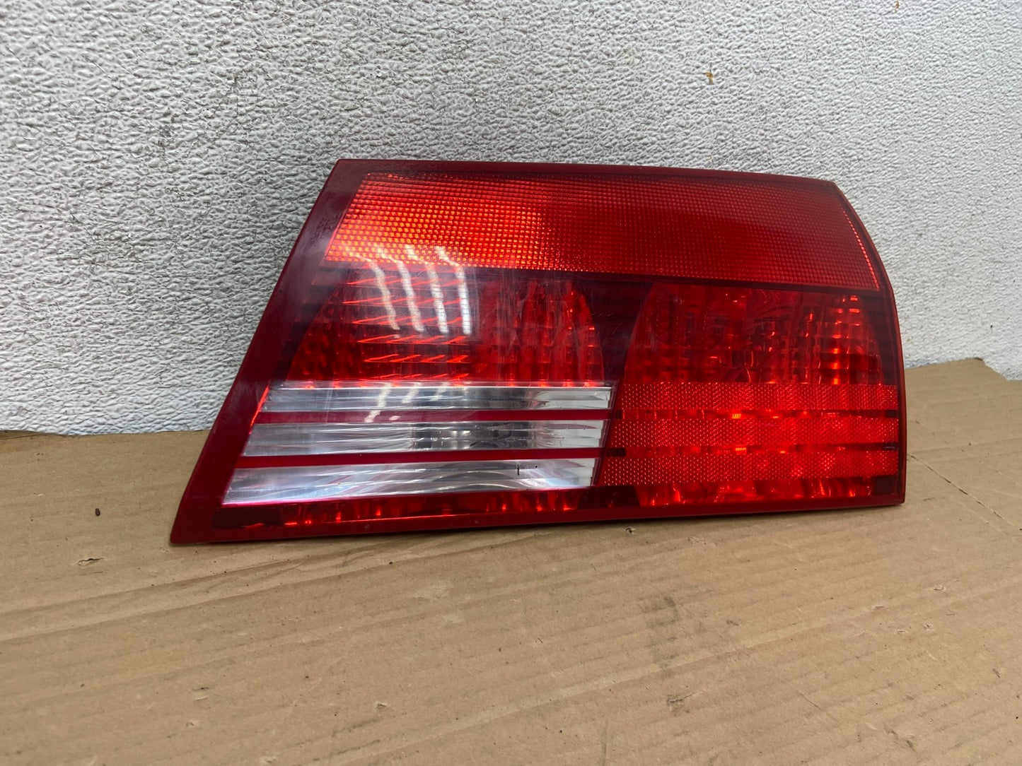 2004-2005 Toyota Sienna Right Passenger RH Side Inner Tail Light AG8874 DW1