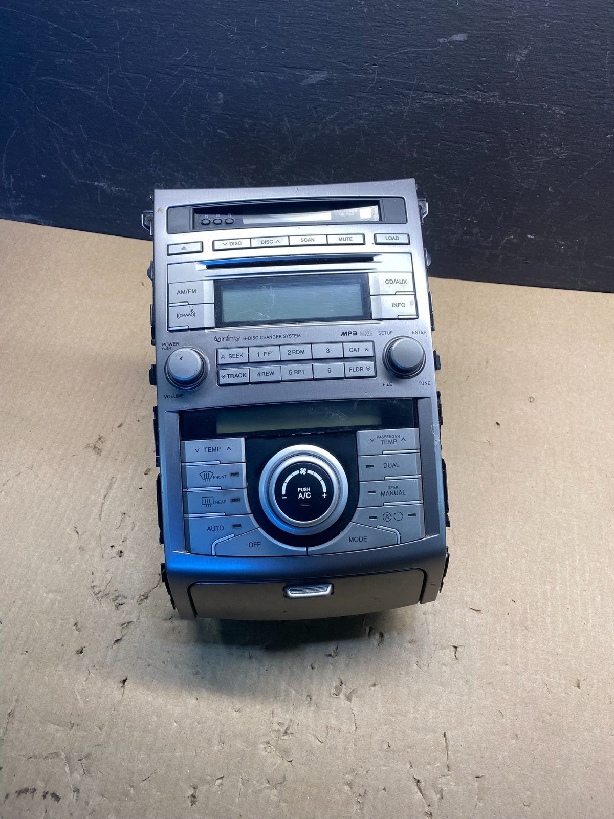 2007 to 2012 Hyundai Veracruz Auto Climate Temp Control Radio Bezel OE ac8936 DG0