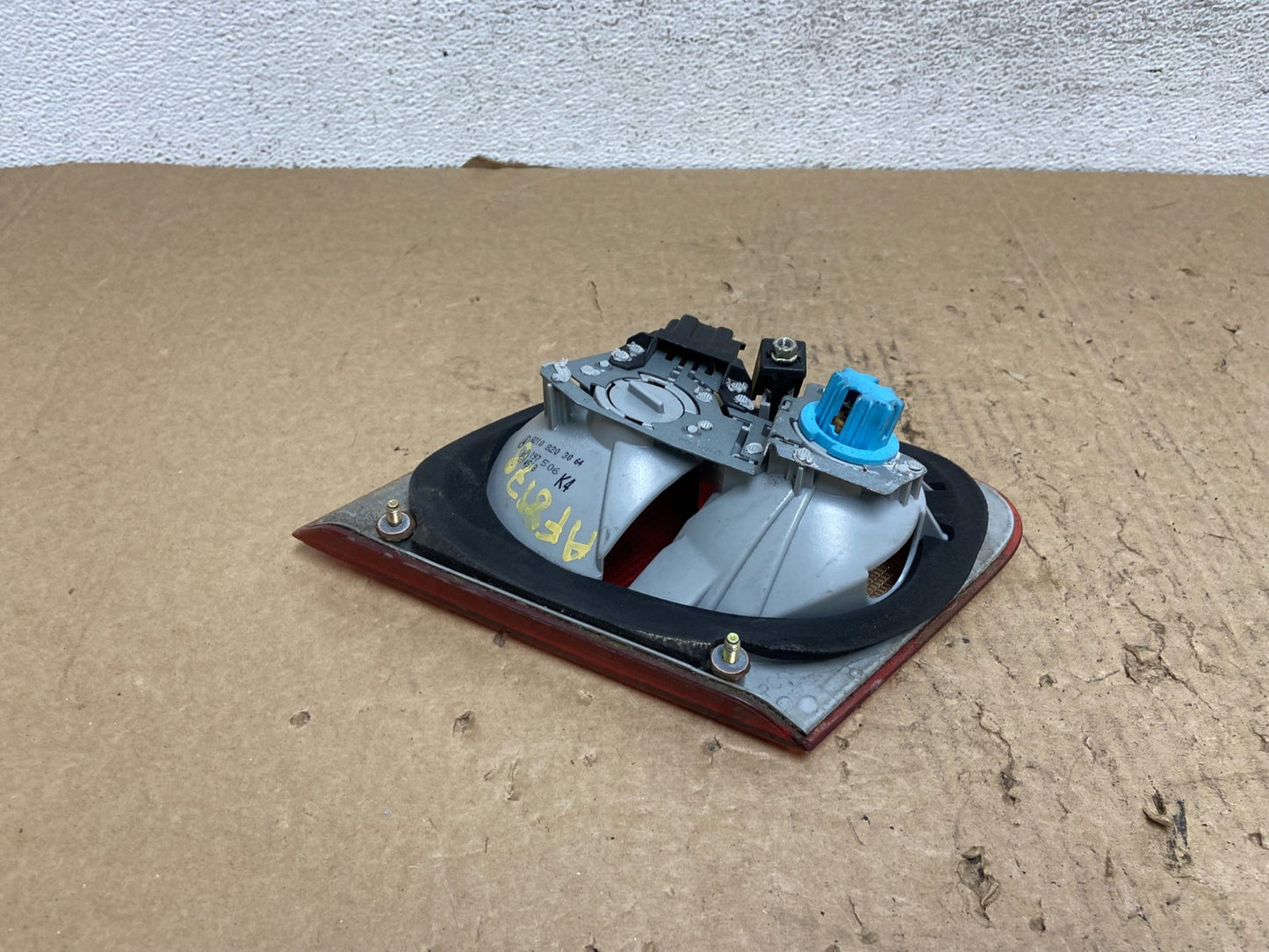1996 - 1999 Mercedes-Benz E W210 E320 Right Passenger Inner Tail Light AF81785