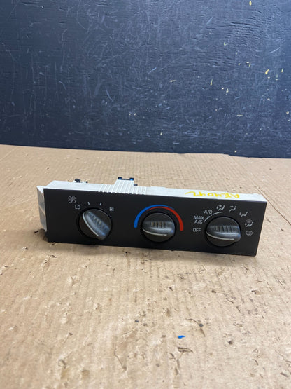 2001 - 2007 GMC Chevrolet Express 1500 Climate Control A/C ae4092 DG0