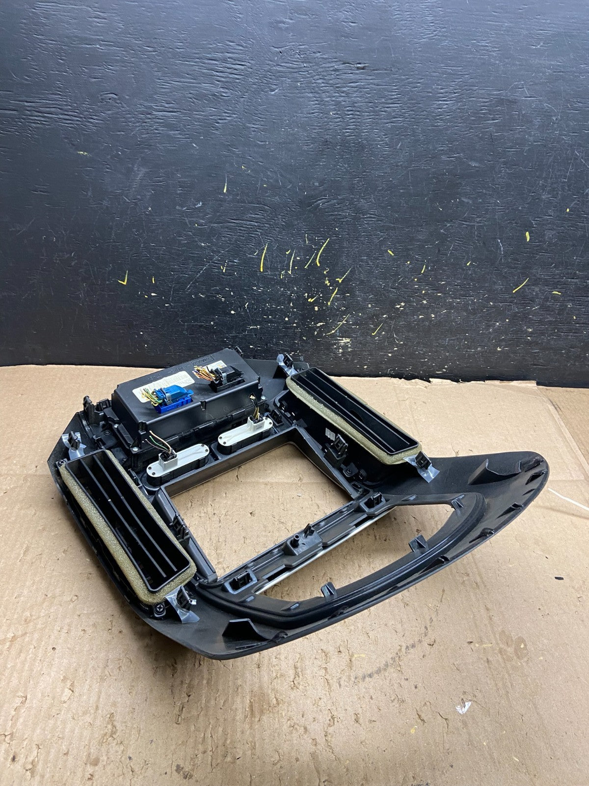2007 - 2010 Ford Edge Heater Climate Control Radio Control Dash Bezel Y7806 DG5