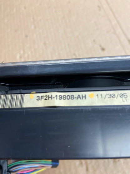 2005 to 2007 Ford Five Hundred Radio Climate Dash Bezel Surround af6197 DG5