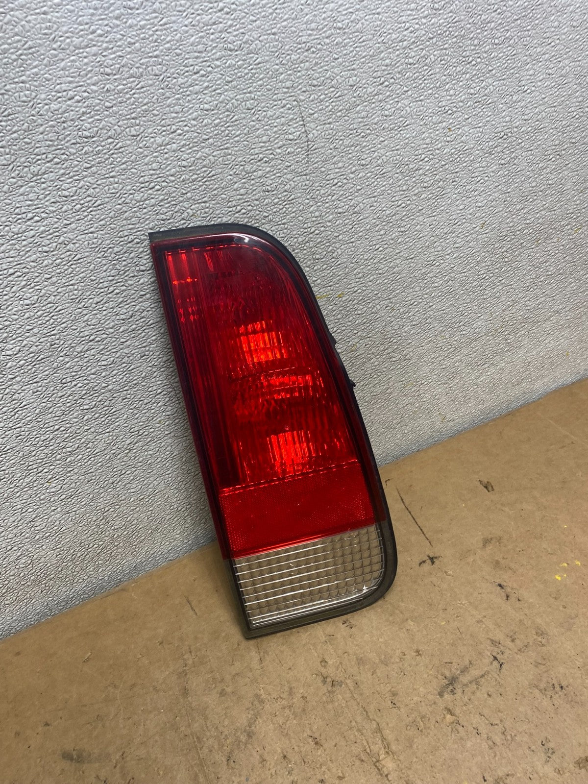 2003 2004 2005 Lincoln Aviator Left Driver Lh Inner Tail Light Side OEM X7351 DW2