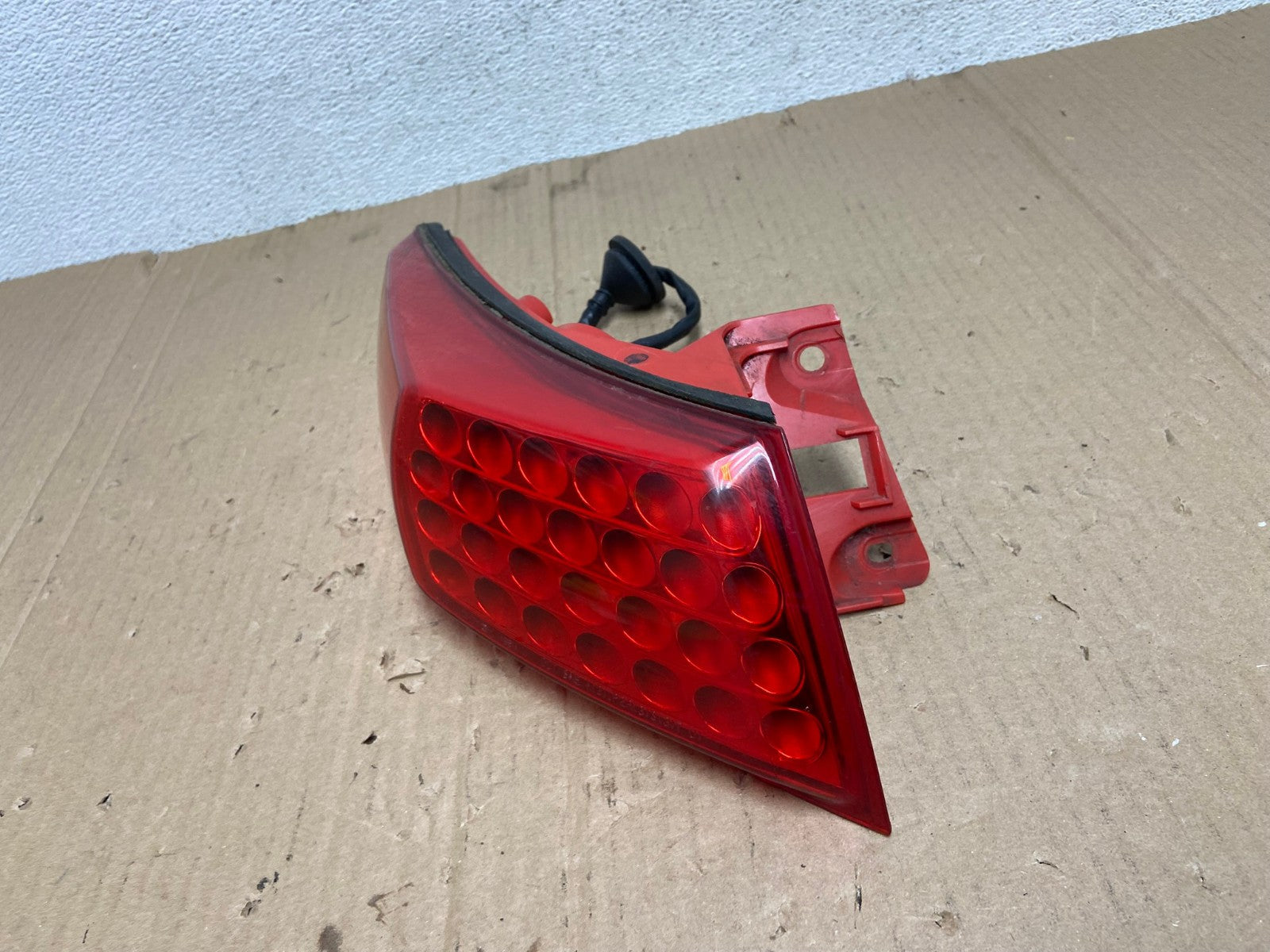 2003-2008 Infiniti FX35 FX45 Driver Left LH Side Tail Light AE8976 LK1