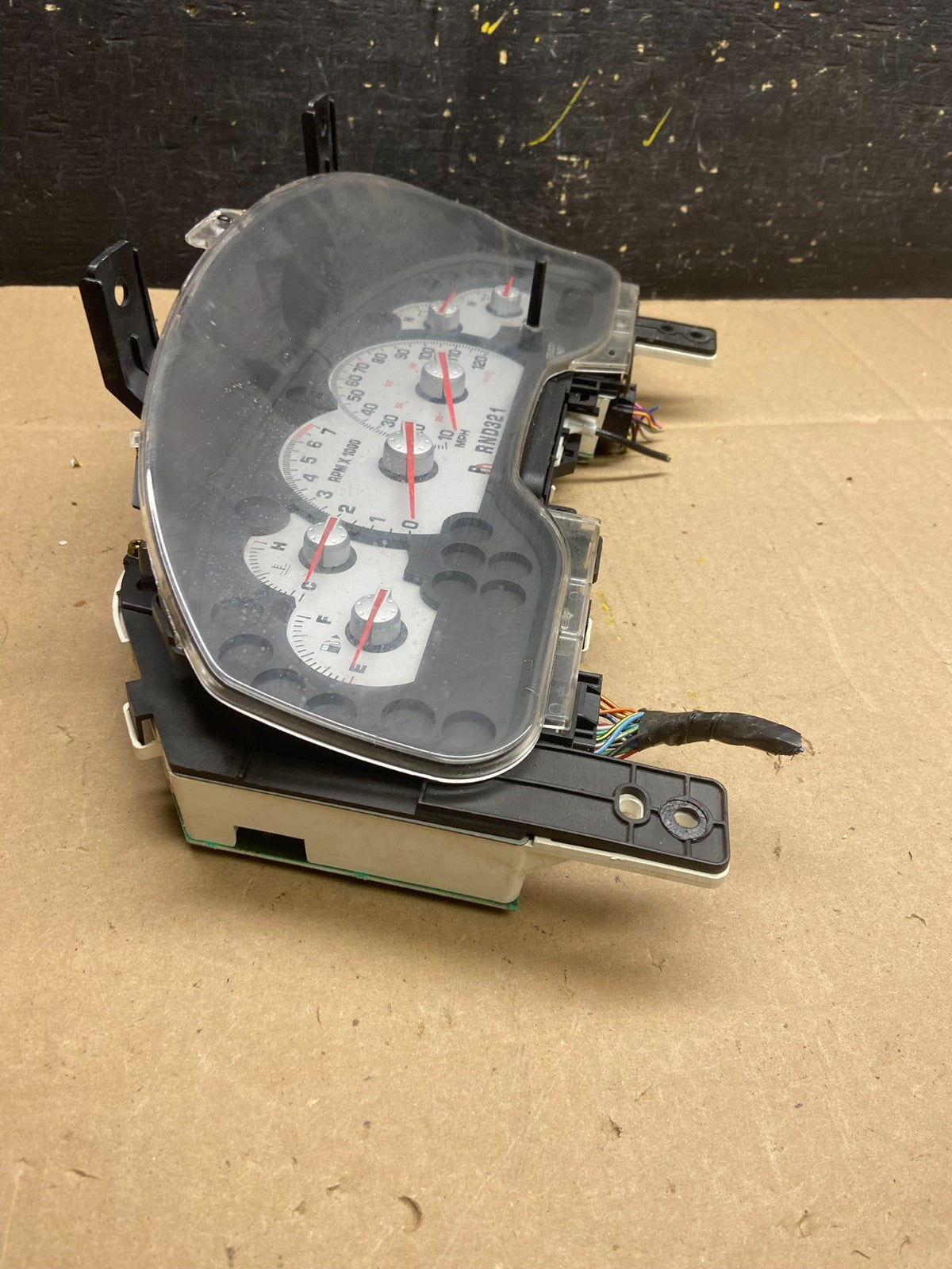 2004 2005 Mercury Mountaineer  Speedometer Cluster Gauge Oem t9188 DG2