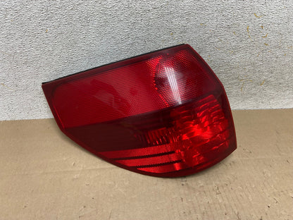 2004 to 2005 Toyota Sienna Left Driver LH Side Tail Light AI2183 LK0