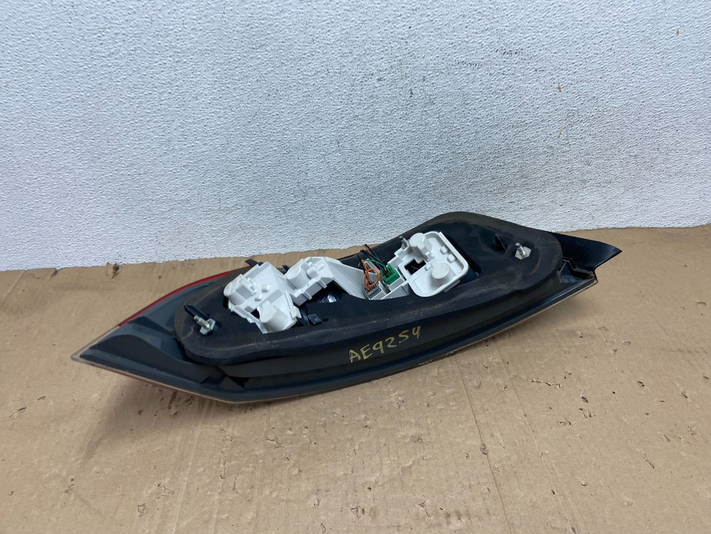 2006 to 2010 Volvo C70 Convertible Right Passenger Side Tail Light AE9294 DG6