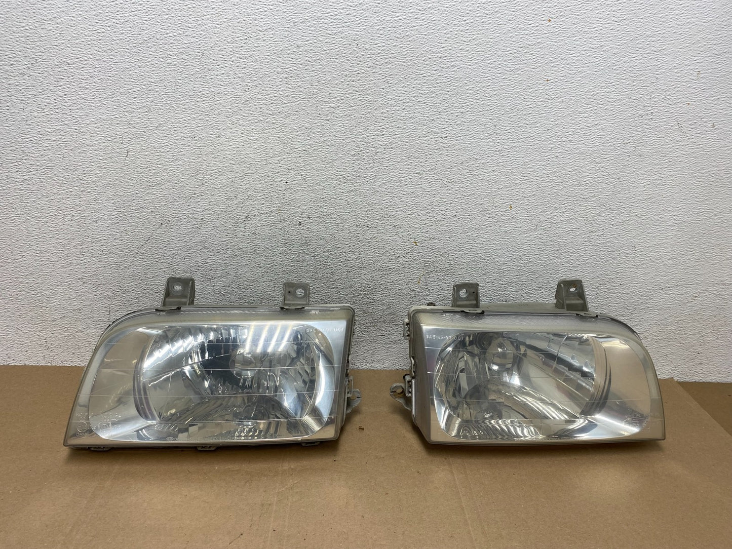 1998 to 2002 Kia Sportage Left+Right Halogen Headlights AE4855 DW0