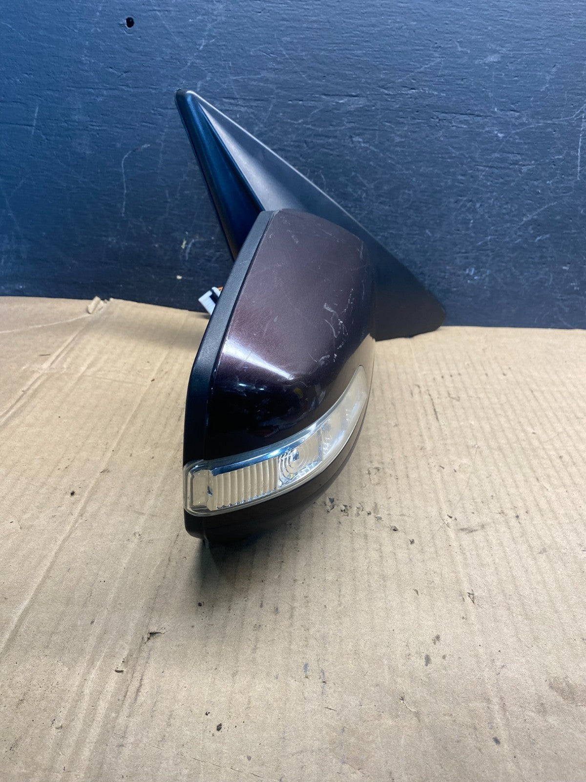 2011 to 2015 Kia Sorento Right Passenger Door Mirror Turn Signal AE2253 DW11