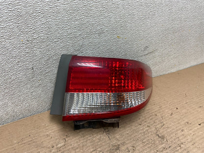 2003 to 2004 Honda Accord Sedan Right Passenger Rh Side Tail light Oem AA9752 LK2