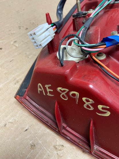 2004 2005 2006 Hyundai Elantra Sedan Right Passenger Tail Light AE8985 LK7