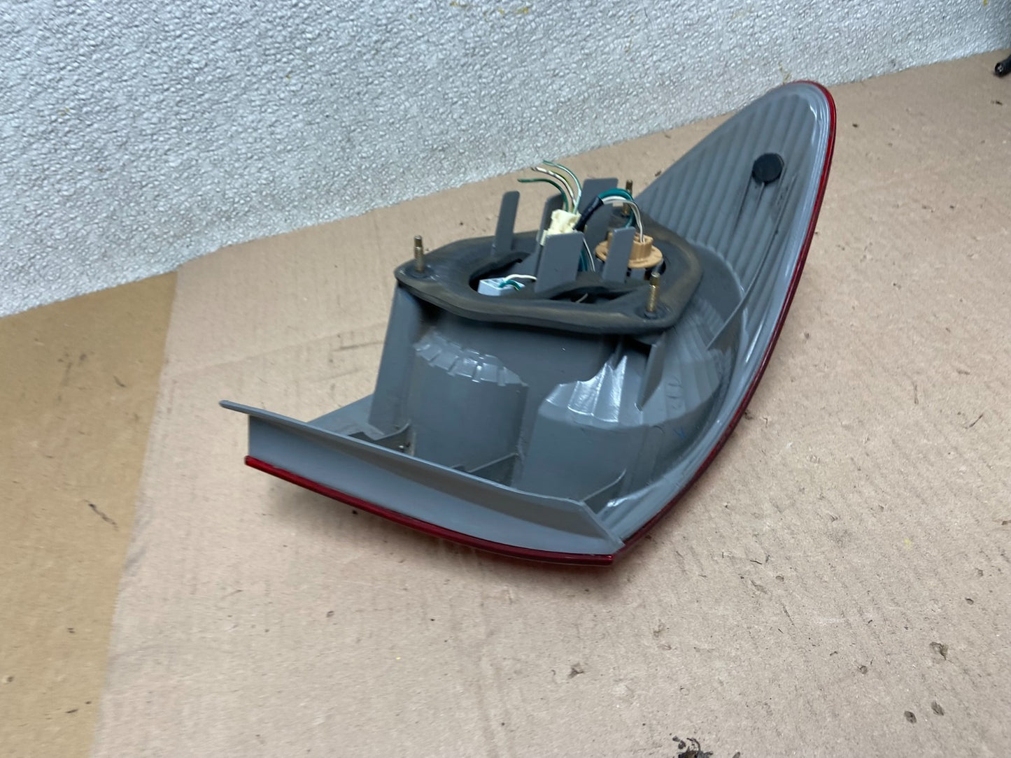 2003 to 2005 Toyota Corolla Right Passenger RH Side Tail Light Oem AA0411 DW5