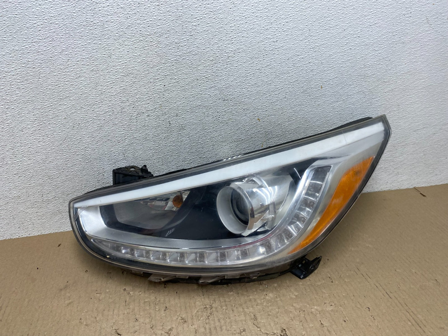 2014 to 2017 Hyundai Accent Sedan Right Passenger LED Headlight AF2822 DG0