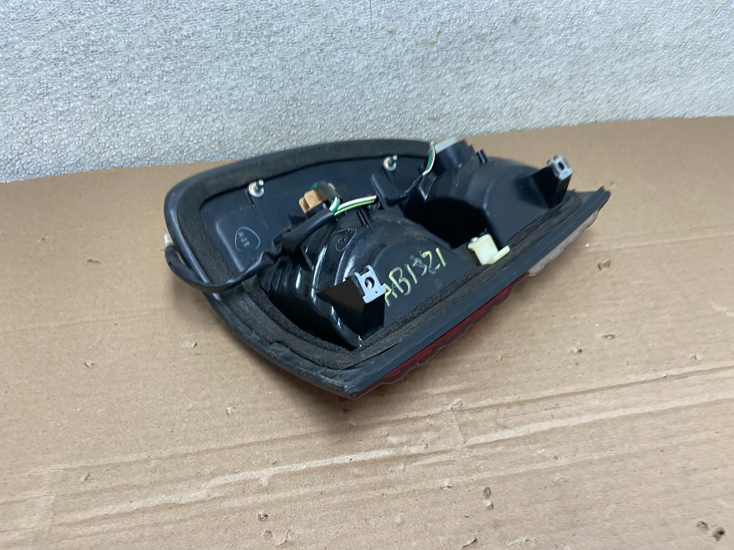 1998 to 2004 Lexus LX470 Right Passenger RH Side Tail Light  OEM AB1321 DG3