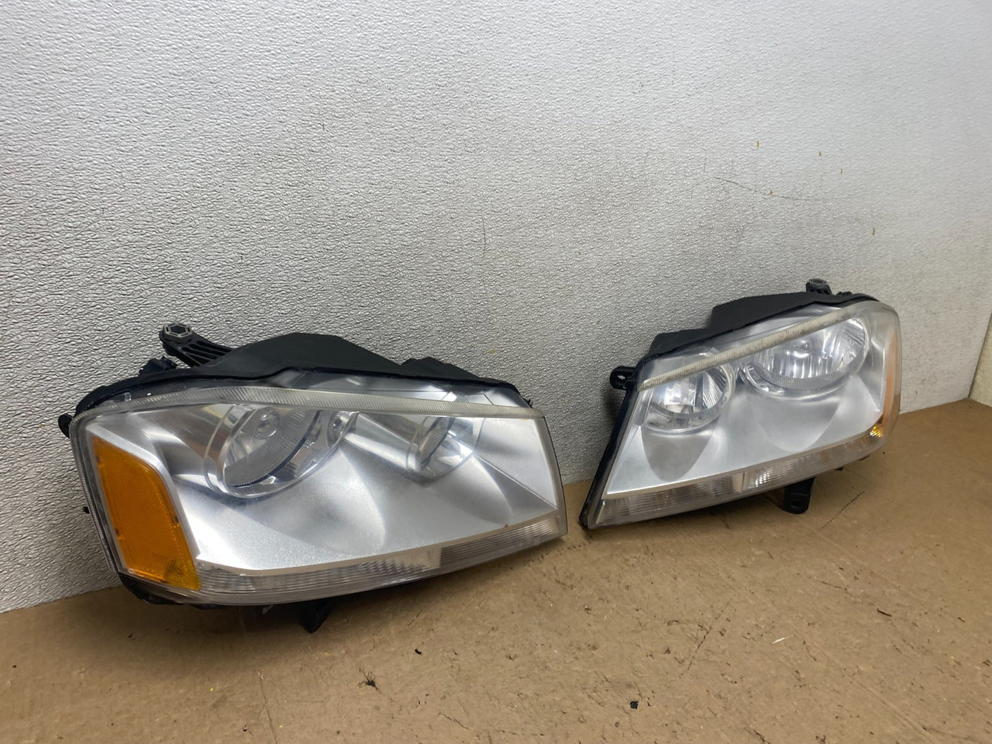 2008 to 2014 Dodge Avenger Left+Right Side Set Halogen Headlights W9075 DW2