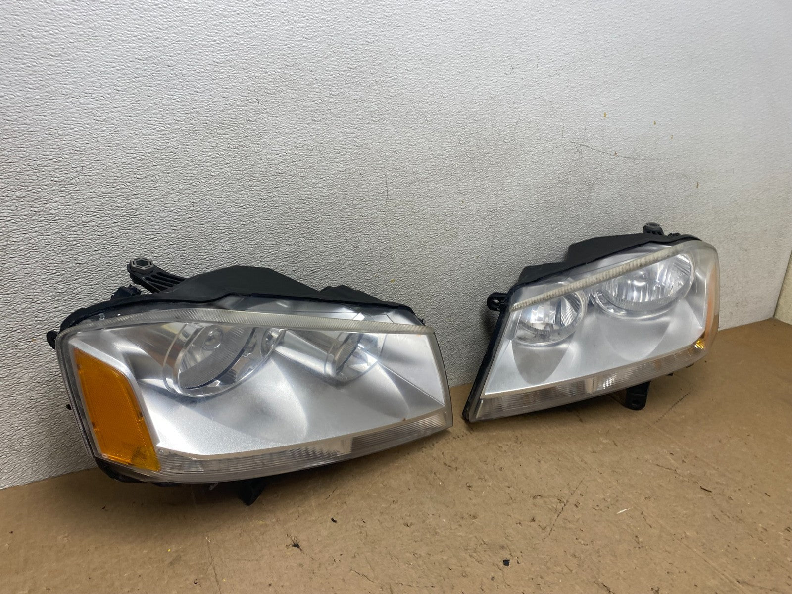 2008 to 2014 Dodge Avenger Left+Right Side Set Halogen Headlights W9075 DW2