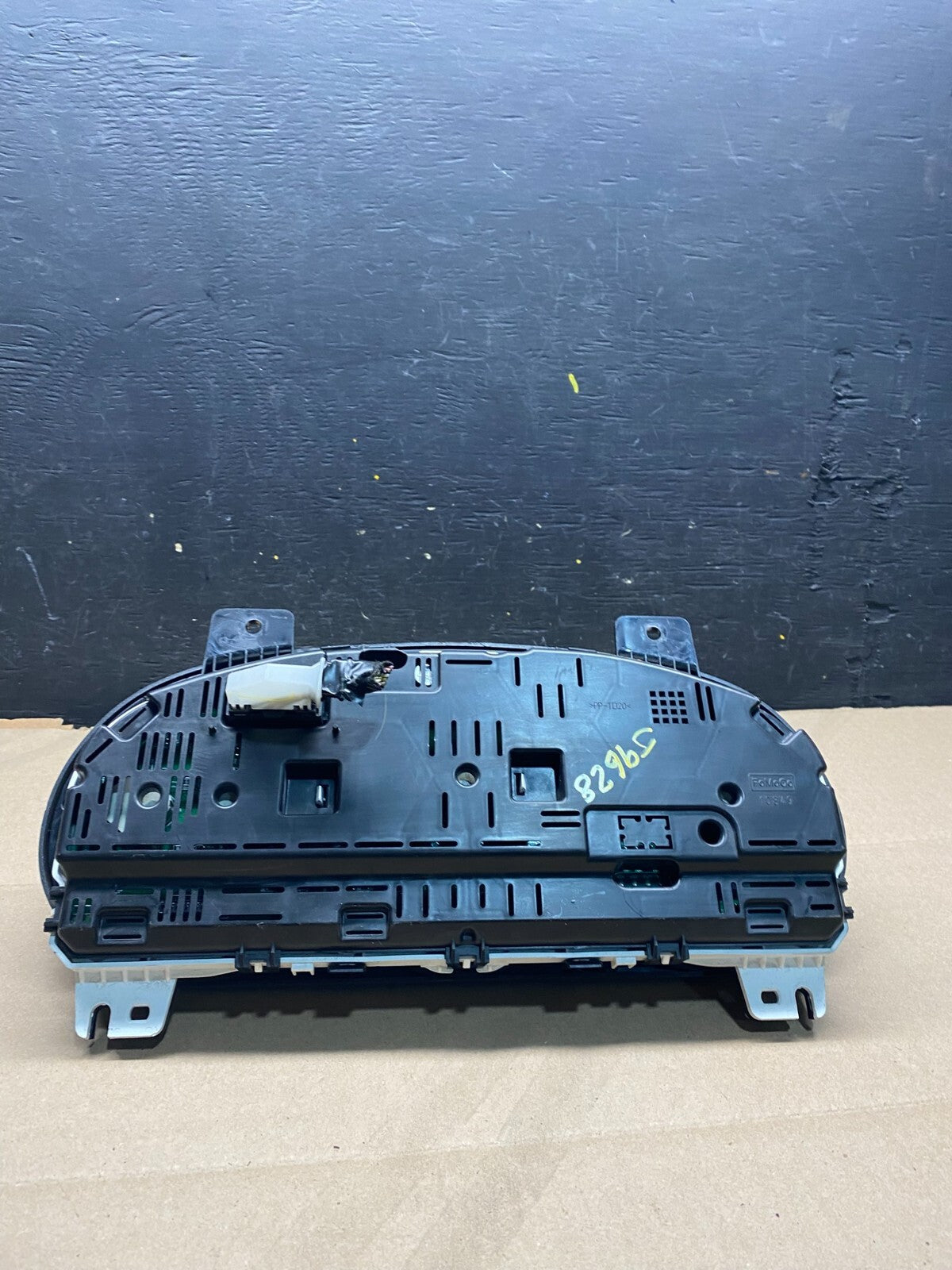2011 2012 Lincoln MKT Speedometer Instrument Gauge Cluster J9628 DG5