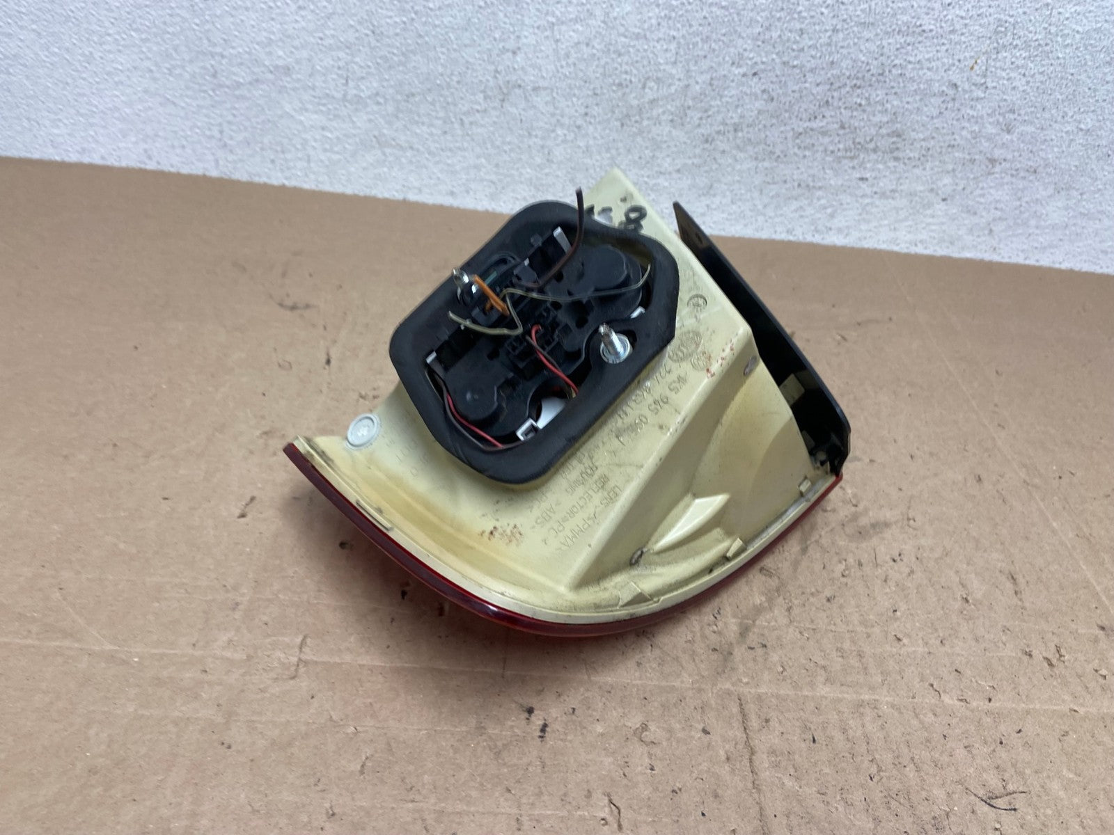 2005-2007 Volkswagen Jetta Sedan Left Driver Side Tail Light AE6160 LK4