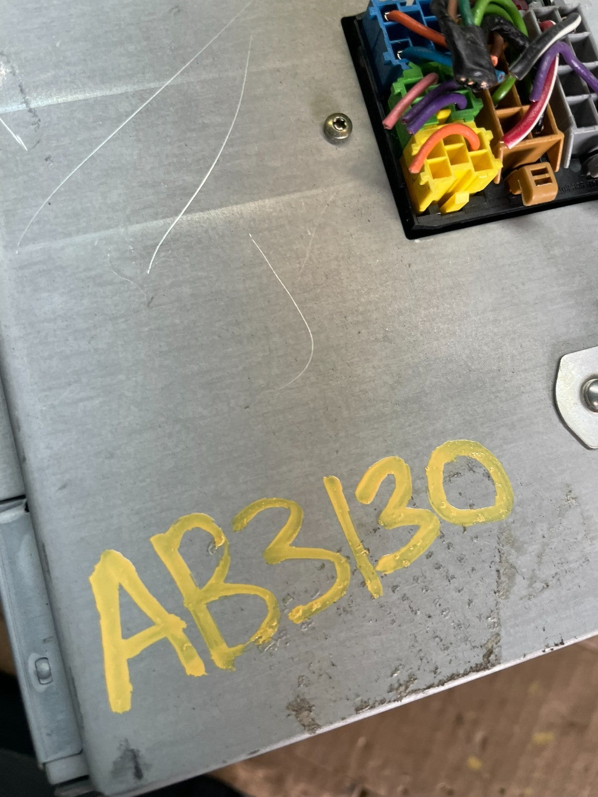 2005 to 2007 Cadillac Escalade Radio CD AM/FM DVD 6 Disc OEM AB3130 DG8