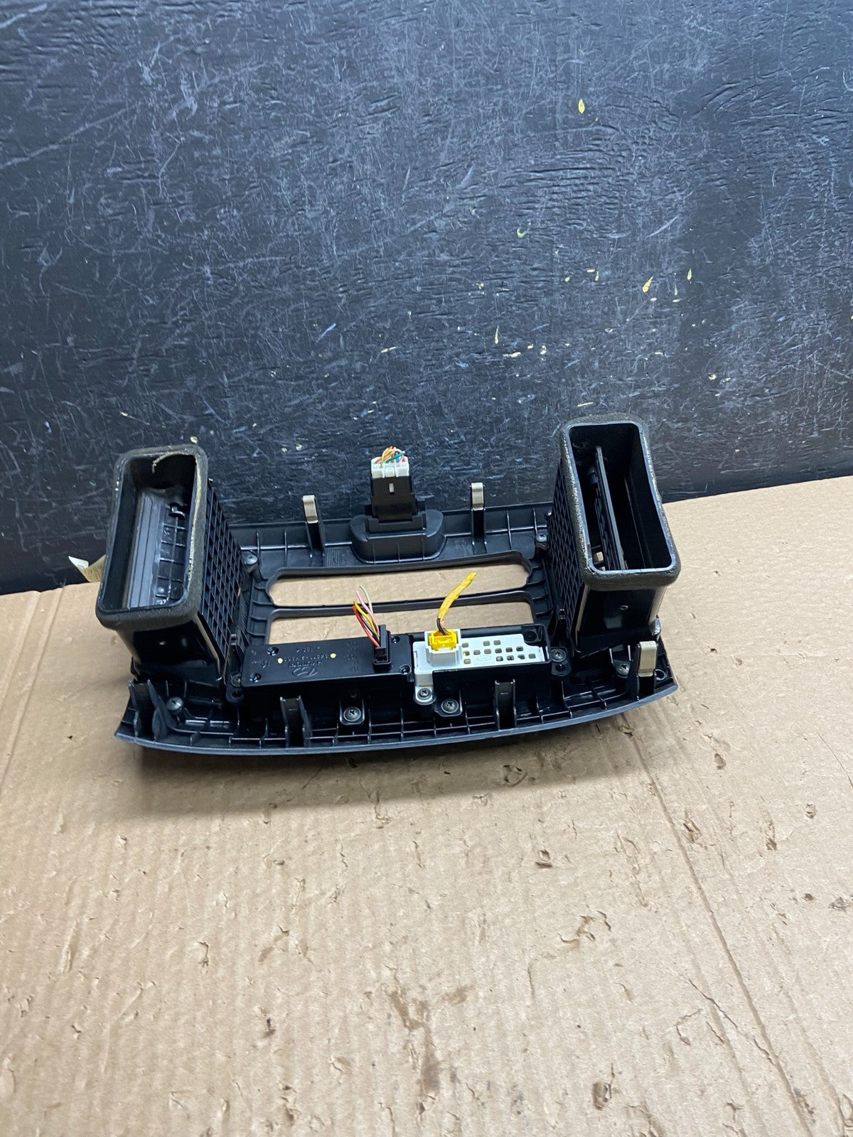 2007-2010 Hyundai Elantra Radio Heat AC Climate Control Air Vent Bezel AF6414 DG4