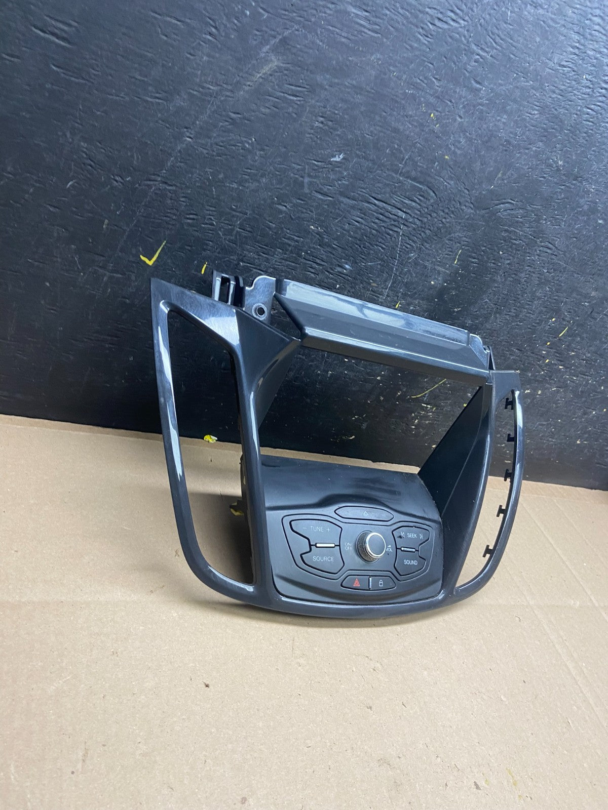 2013 2014 2015 2016 Ford Escape Dash Radio Control Panel Bezel t9148 DG1