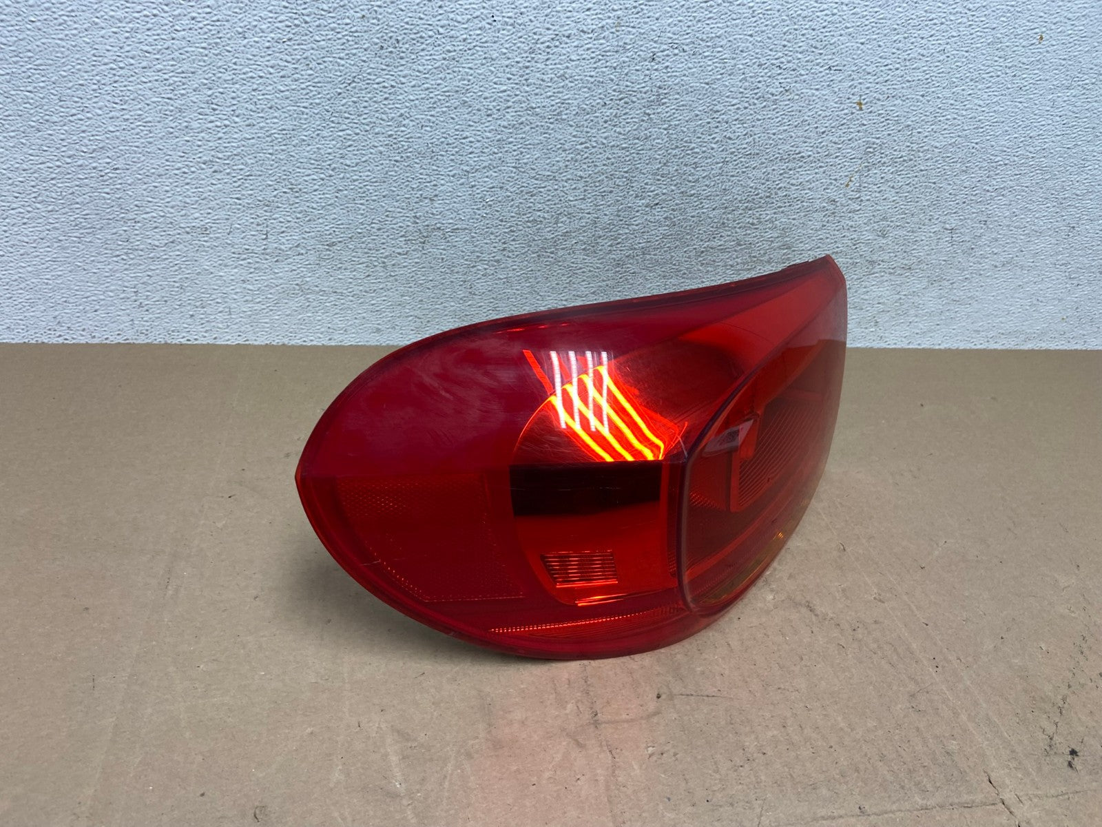 2012-2017 Volkswagen Tiguan Left Driver LH Side Tail Light AE6720 LK2