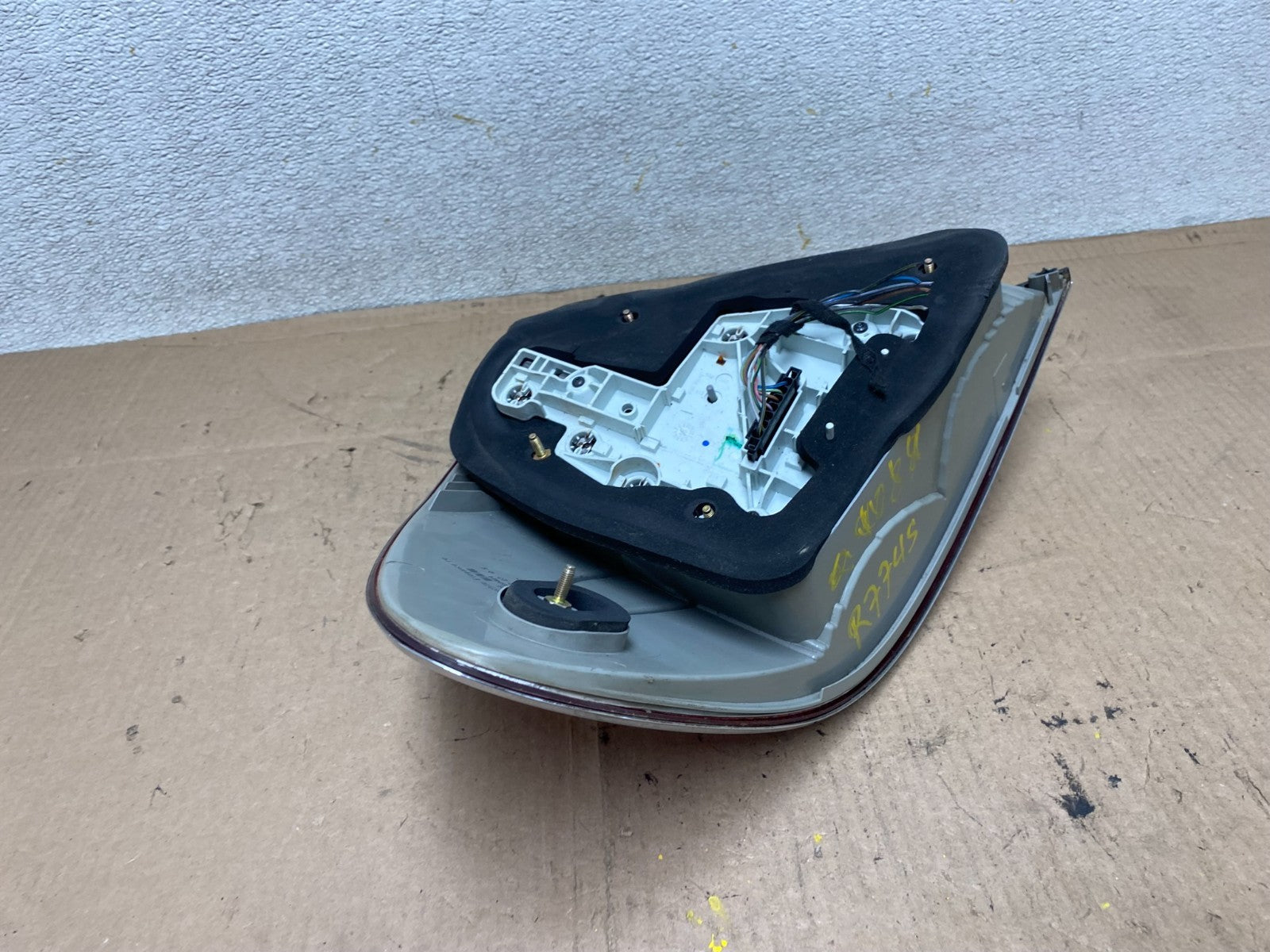 No Led 2003-2006 Mercedes E Class Sedan Right Passenger Side Tail Light R7745 DW5