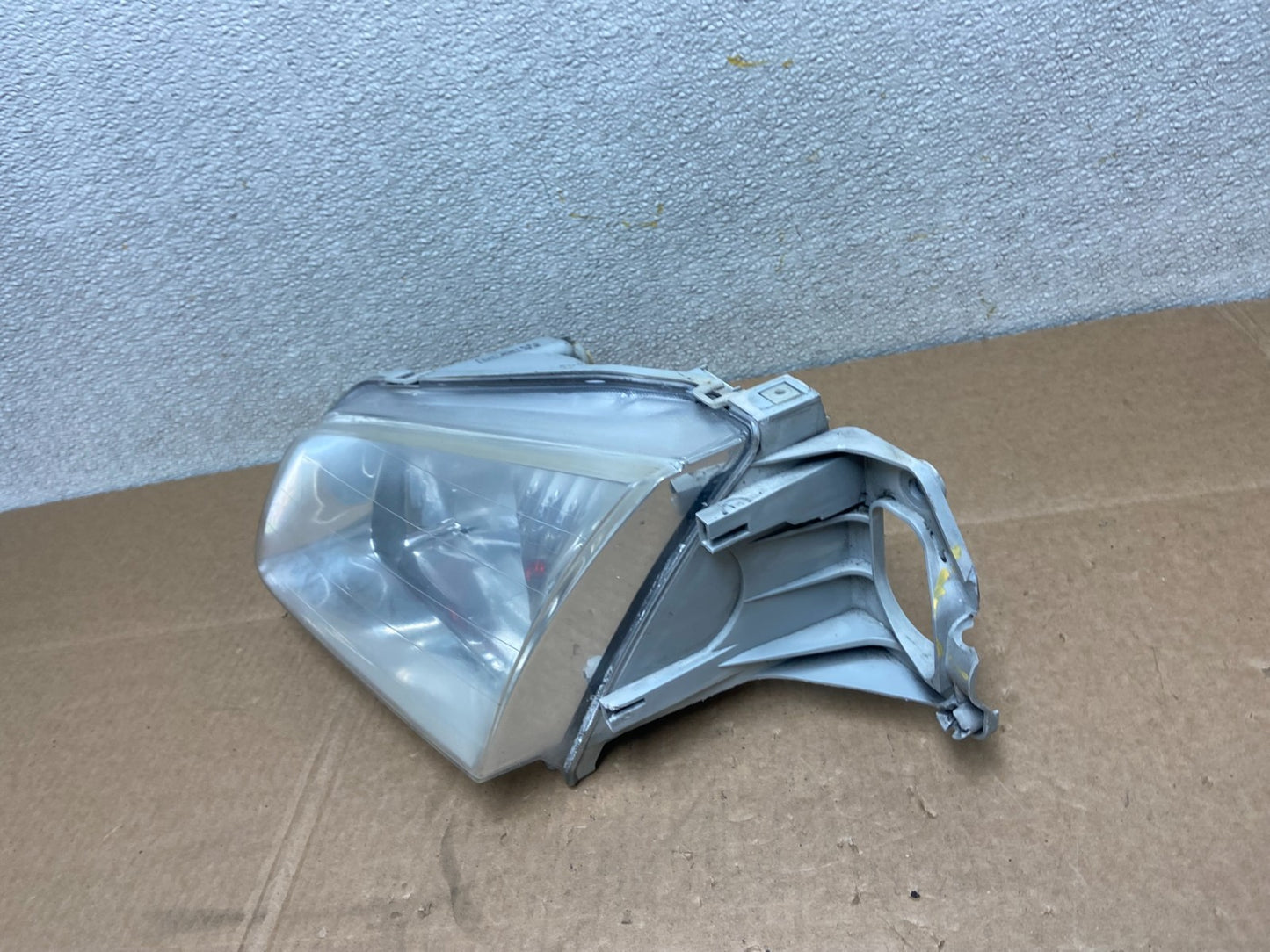 1999 to 2000 Mazda Protege Left Driver LH Side Headlight OEM Y8525 DW1