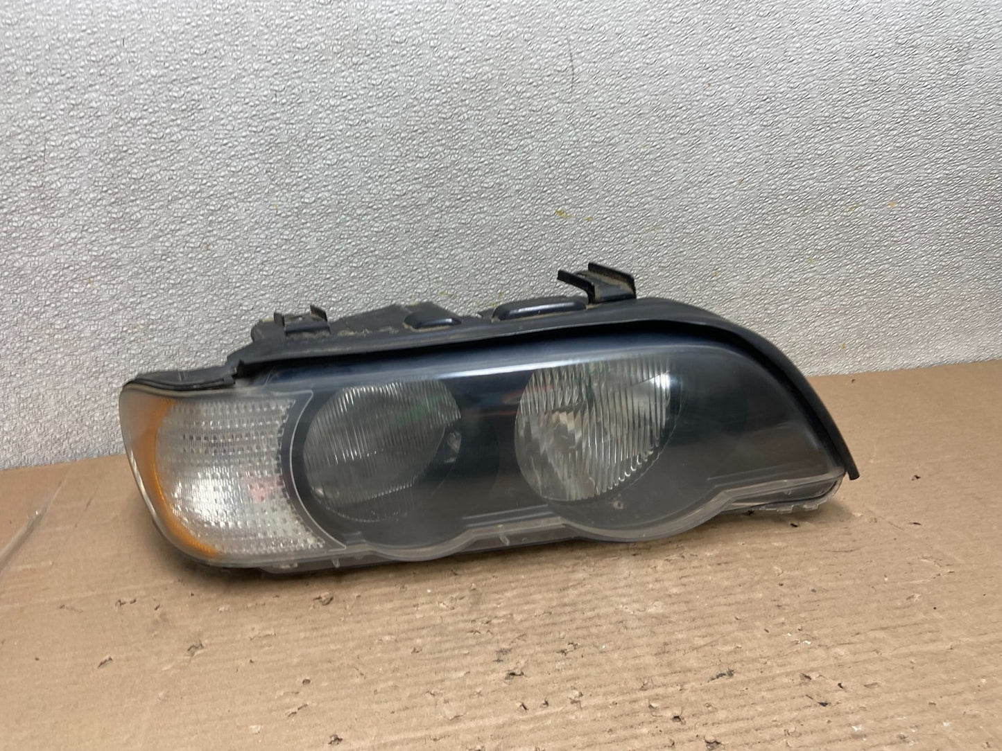 2000-2003 Bmw X5 E53 Headlight Right Passenger Rh Side Halogen OEM AA9415 DW0