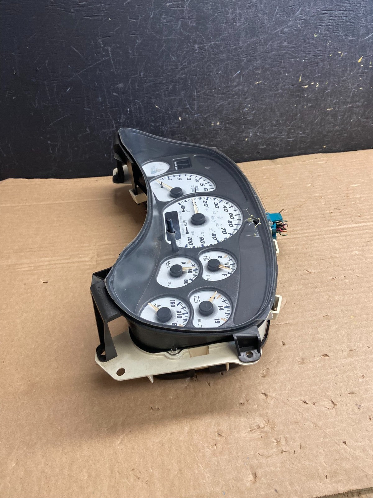 1999 to 2002 Chevrolet Colorado Instrument Cluster Speedometer AF2537 DG2