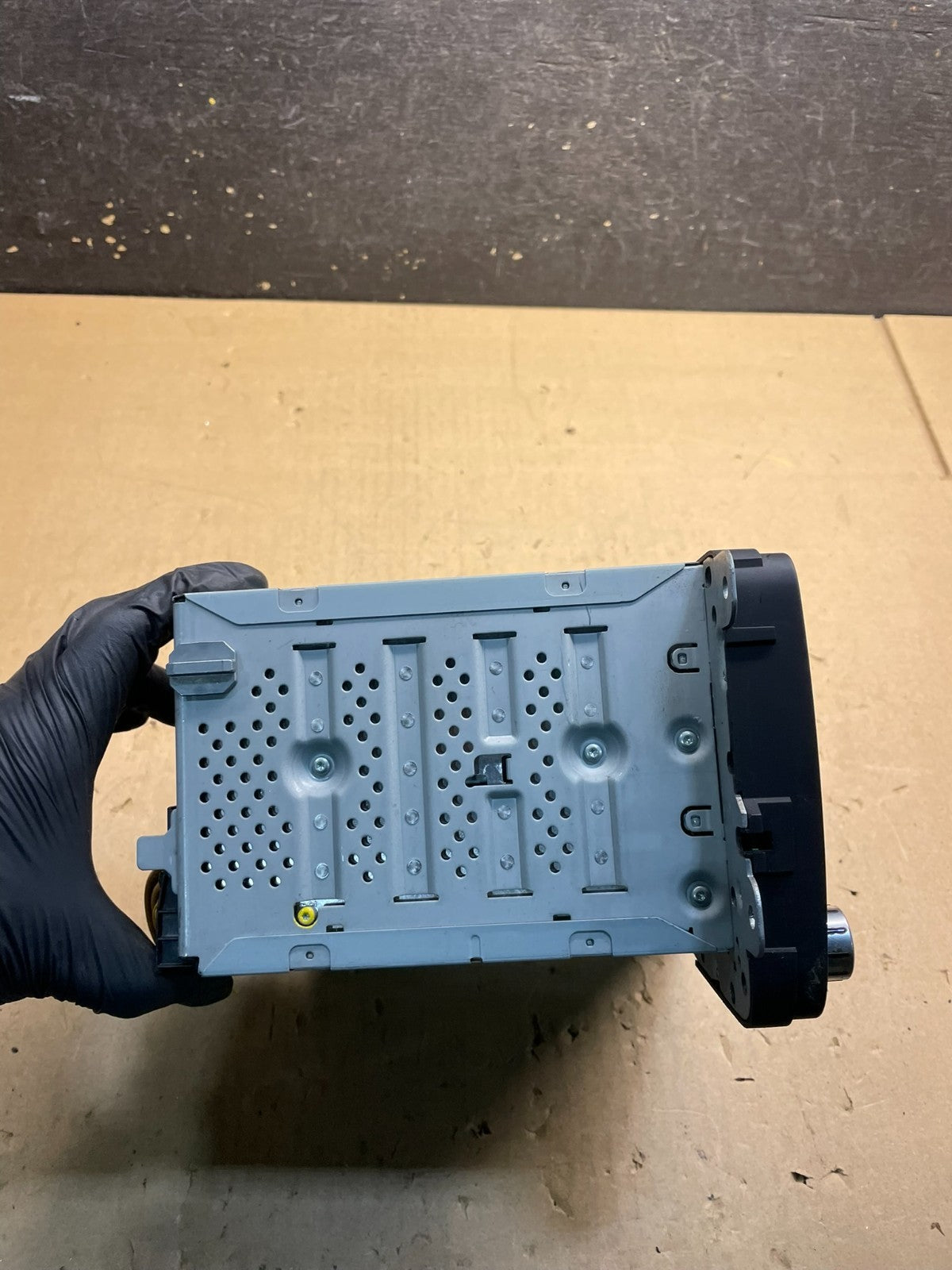 2011 to 2014 Volkswagen Tiguan Radio AM/FM CD Player OEM w4365 DG3