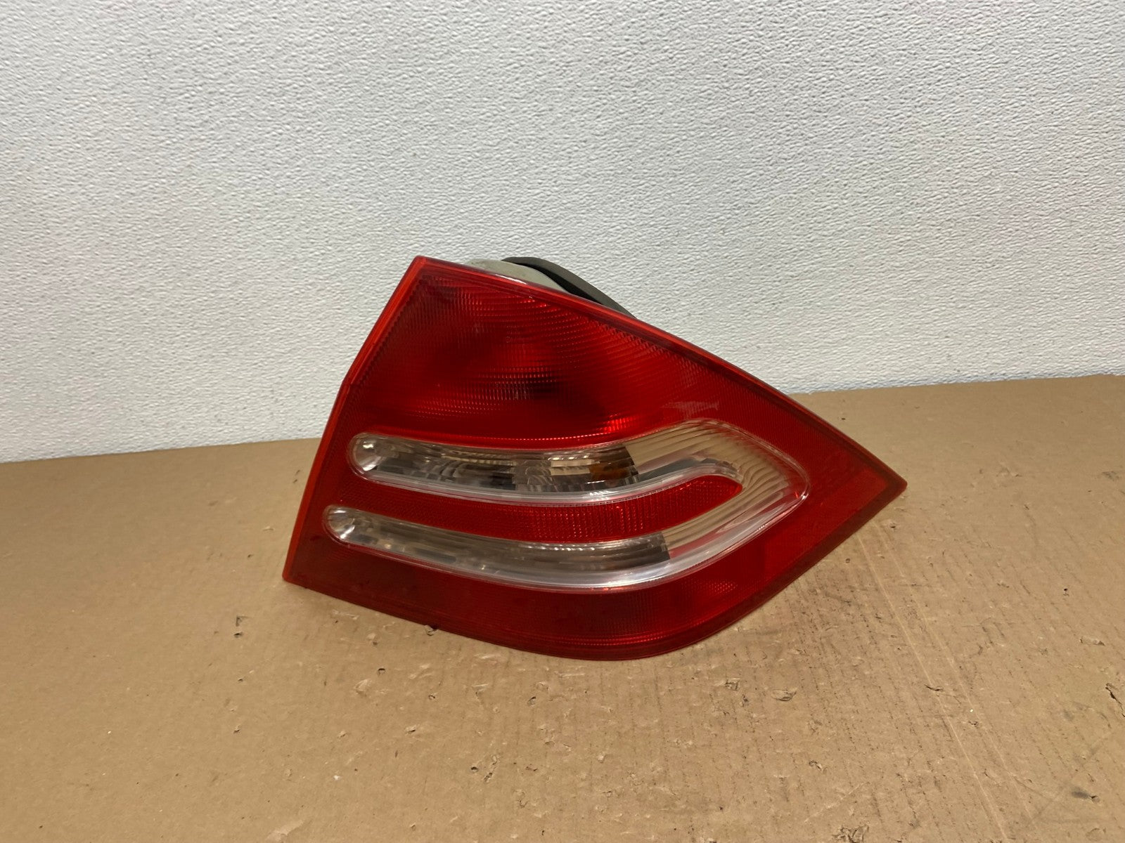 2001-2004 Mercedes-Benz C230 C240 W203 C-Class Right Passenger Tail Light AB66340