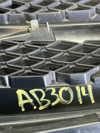 2010 to 2012 Subaru Legacy Outback Wagon Front Grill Grille AB3014 DG8