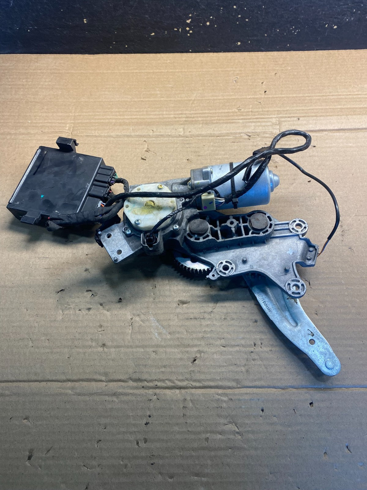 2009-2012 GMC Acadia Power Motor Liftgate Tailgate Control Module aa3160 DG0
