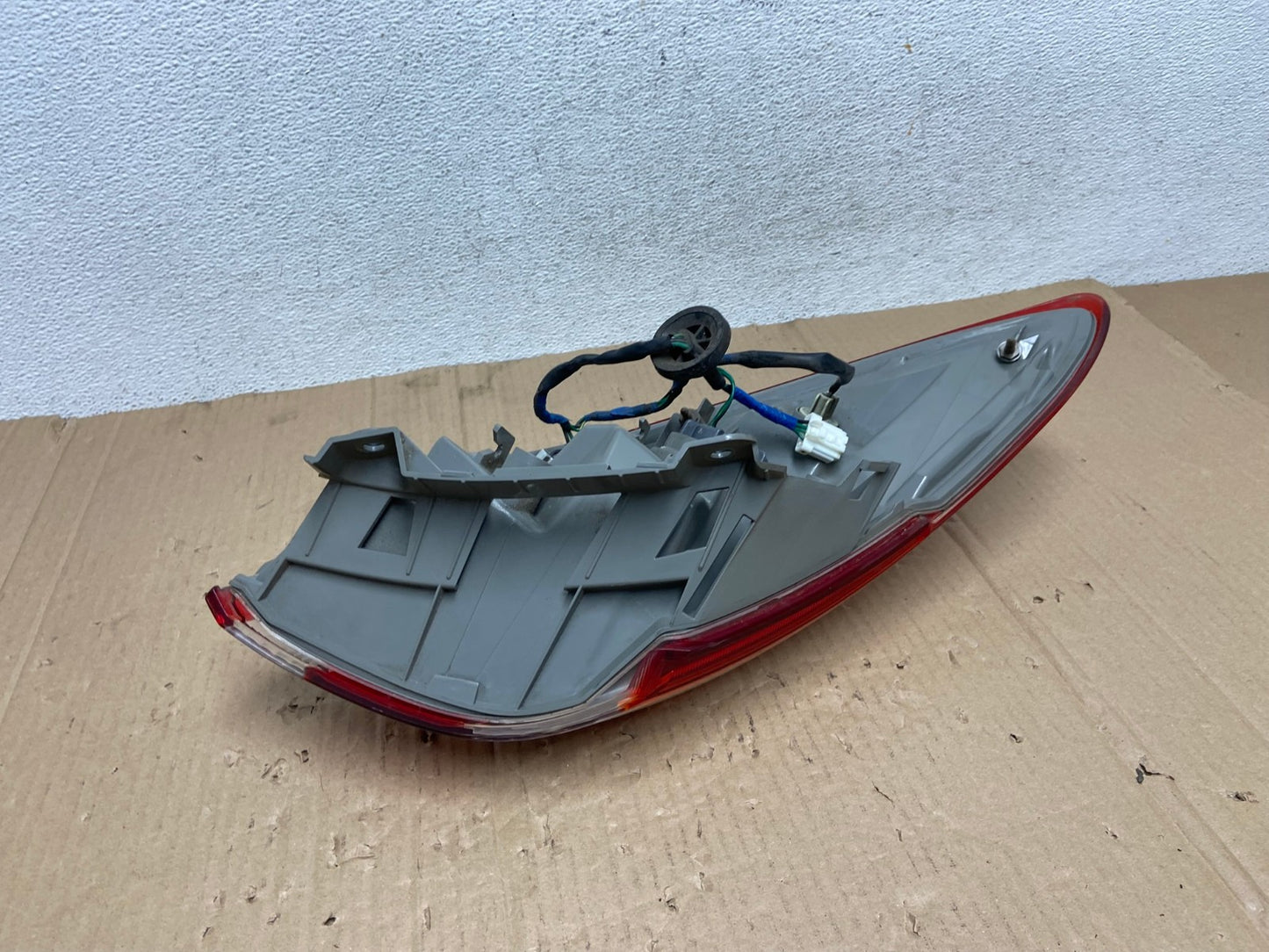 2011 - 2014 Nissan Murano Right Passenger Side RH Tail Light AE8988 LK4