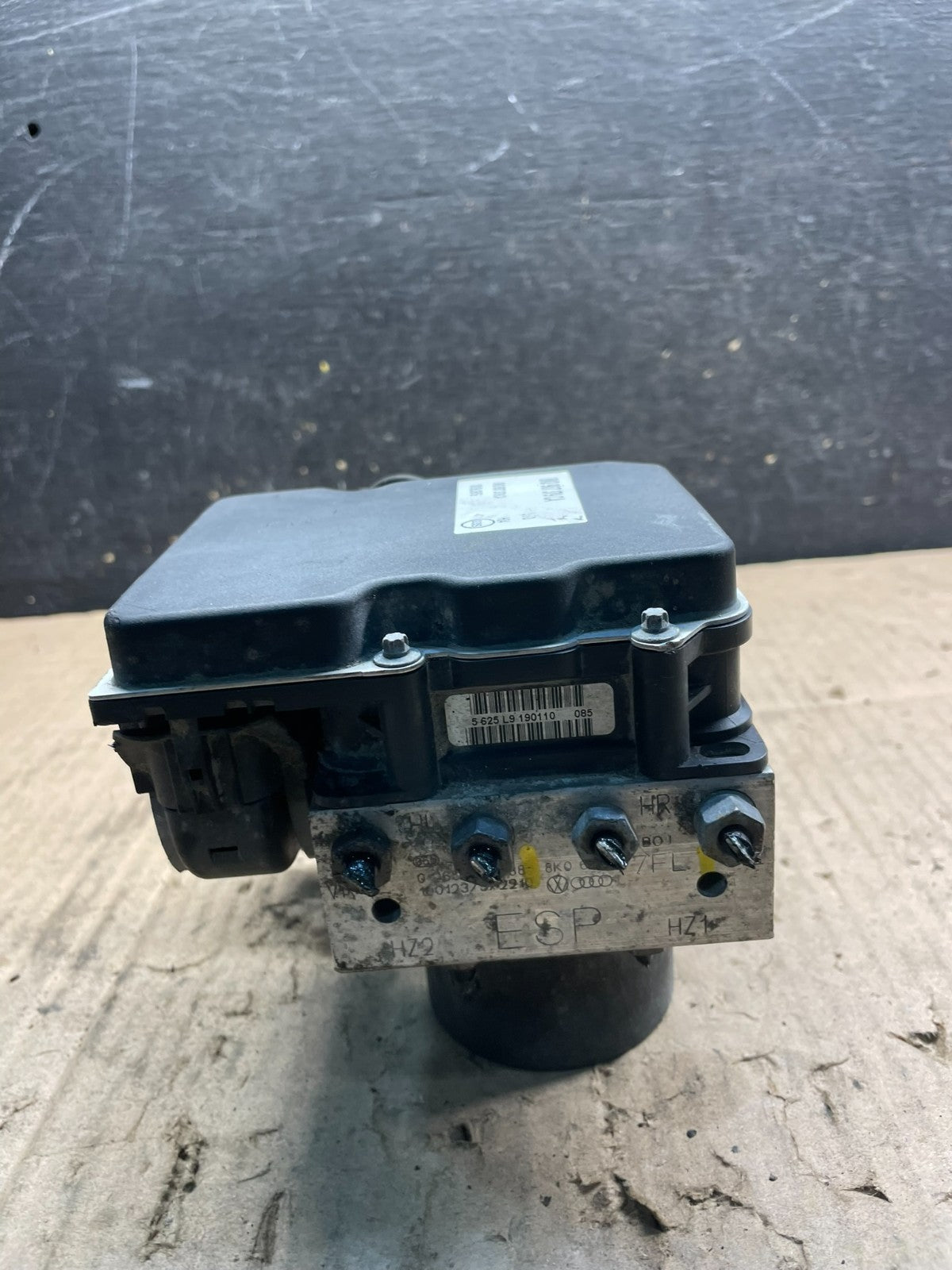 2010 to 2012 Audi A4 ABS Anti-Lock Brake Pump 8K061451 t7537 DG3